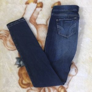 DARK WASH BLUE DENIM JEANS ( SIZE 4 )